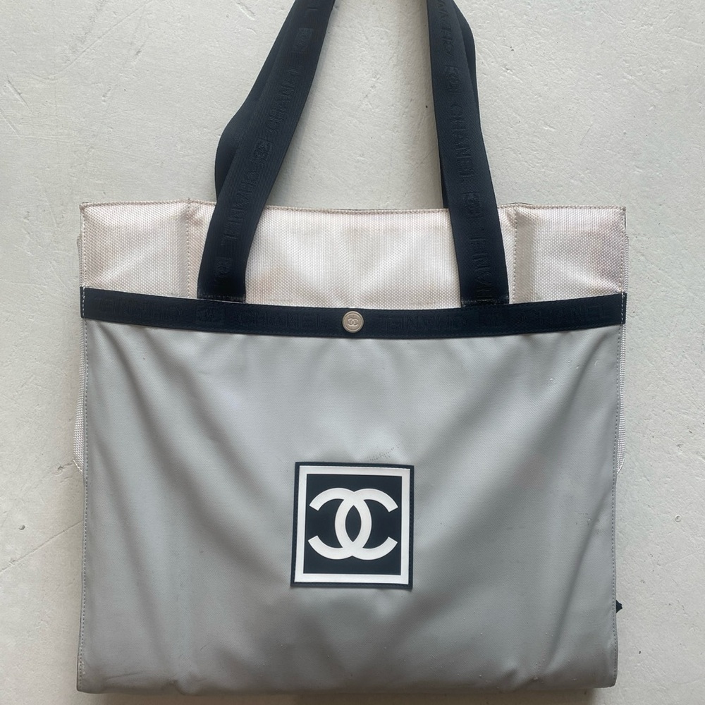 Chanel very rare vintage beach tote & chair